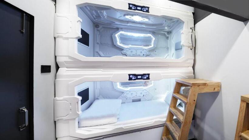 Номер Deluxe, Japanese Style Pod Hotel   Naptapgo   1m Ec Metro, Wifi, Lounge, Cafe