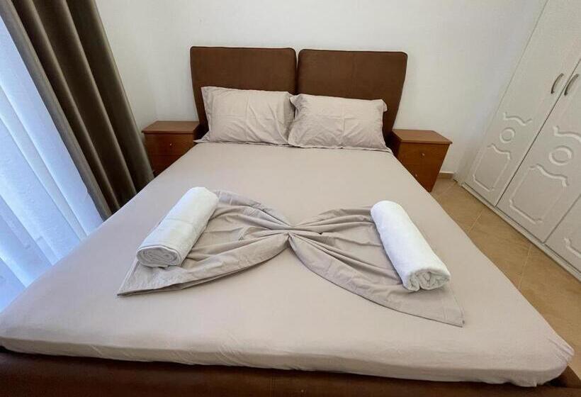 غرفة عائلية, Eks