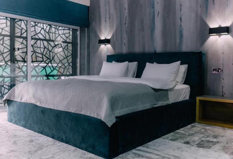 스위트, Rado Hotel Spa