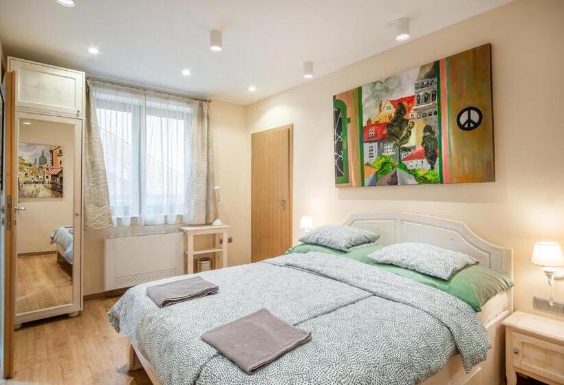 Семейный Номер, Kiss Henézi Guest House