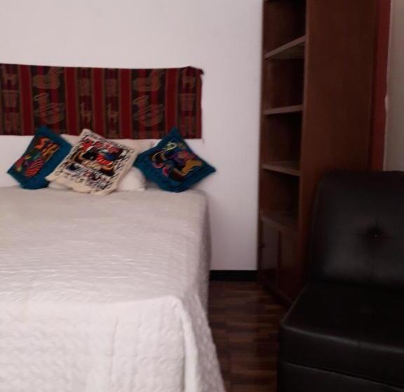 اتاق خانوادگی, Hostel   Peru 229 I