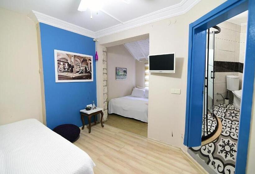 اتاق استاندارد سه نفره, Kekik Alaçatı Otel Mayko