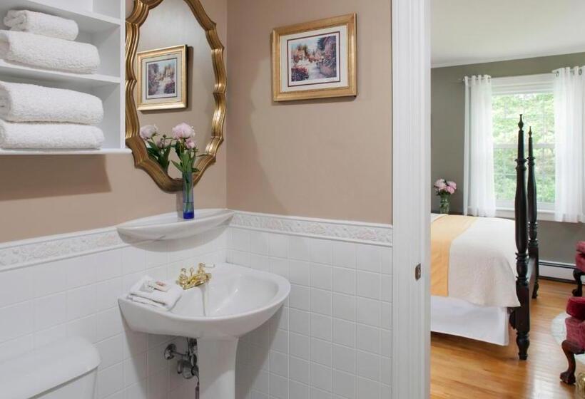 Номер Стандарт, Wolf Cove Inn