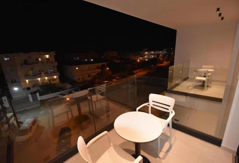 Quarto Deluxe, Agimi