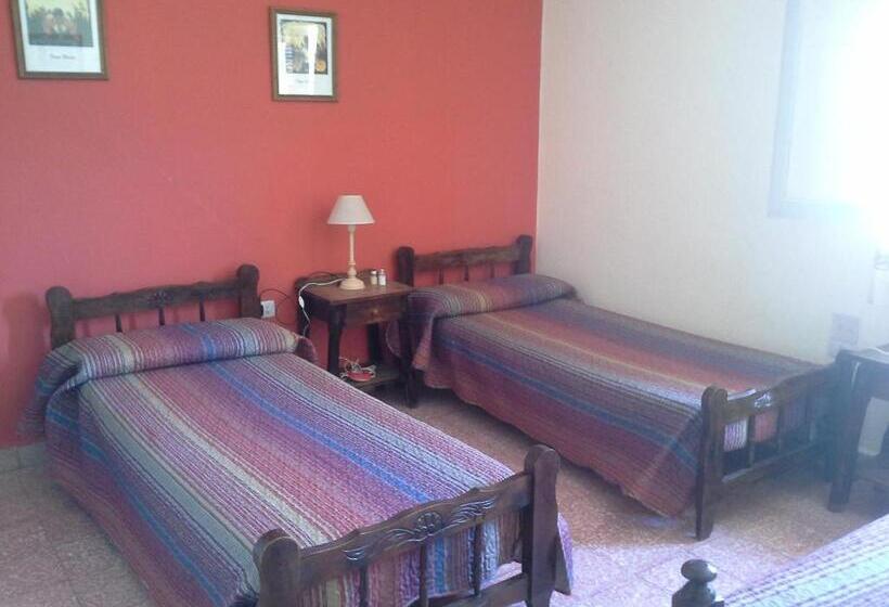 스탠다드 트리플 룸, Galicia Accomodation