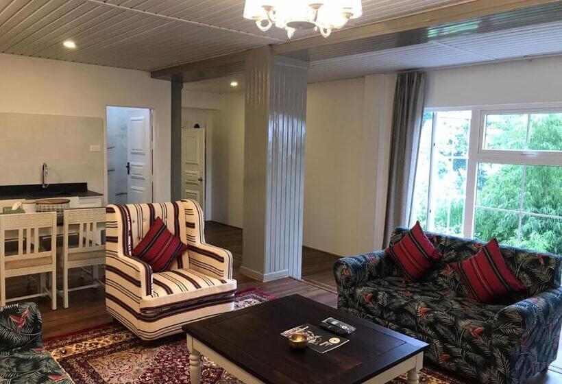 Королевские апартаменты с 1 спальней, The Heritage Club   Tripura Castle
