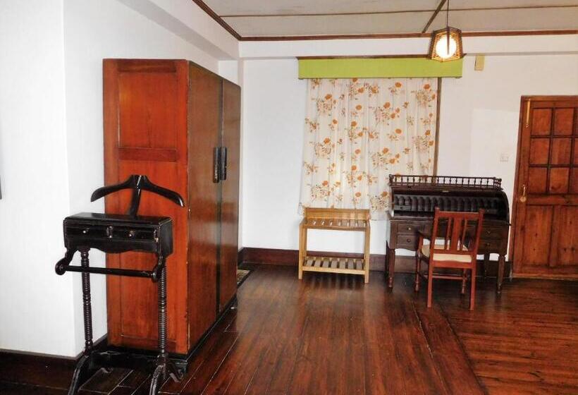 Номер Стандарт, The Heritage Club   Tripura Castle