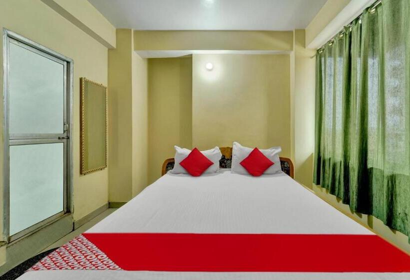 트리플 클래식 룸, Oyo Flagship Hotel Cds Regency