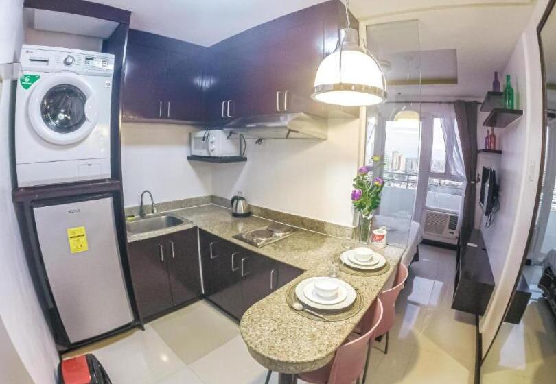 带海景的标准工作室, Enjoy Free Sauna And Pool Access, Save 70 Percent This Month On A Deluxe Unit In Manila With A Balco