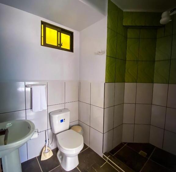 اتاق استاندارد سه نفره, Posada Mia Copacabana