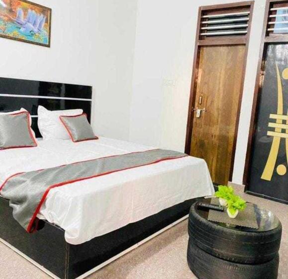 Трехместный Номер Классика, Oyo E Hotel Ansal