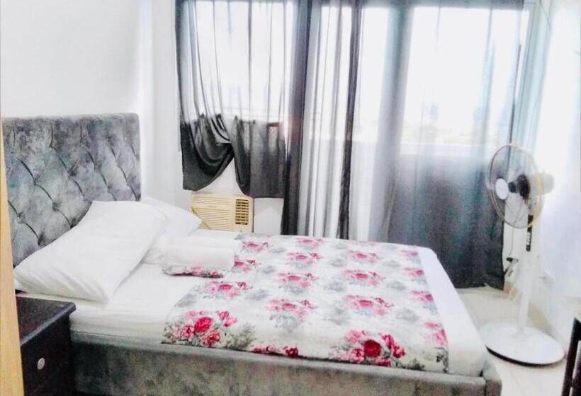 דירה בת חדר שינה 1 עם מרפסת, The Residences At Commonwealth Roxas East