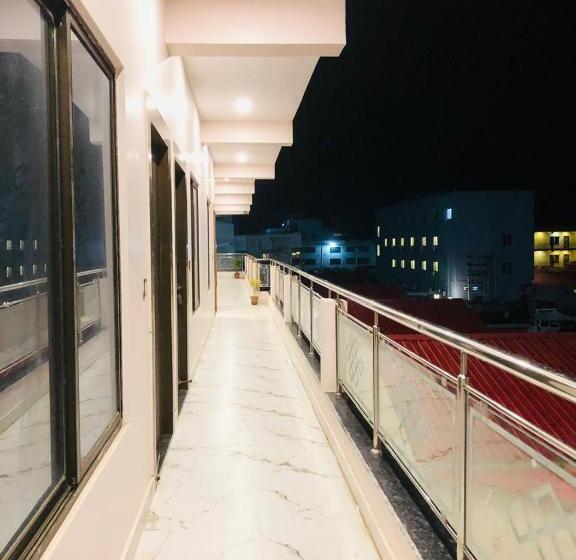 Номер Deluxe Вид на Море, Tropicana Beach Resort, Mandarmani