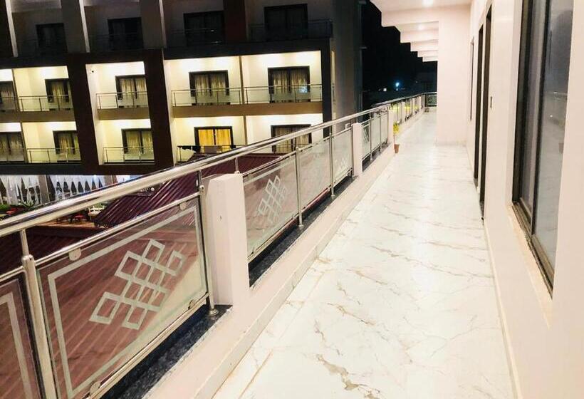 Номер Deluxe Вид на Море, Tropicana Beach Resort, Mandarmani