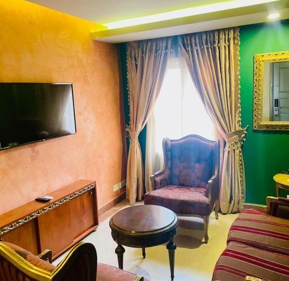 سوییت لوکس, Cadaline Ville Hotel Lagos