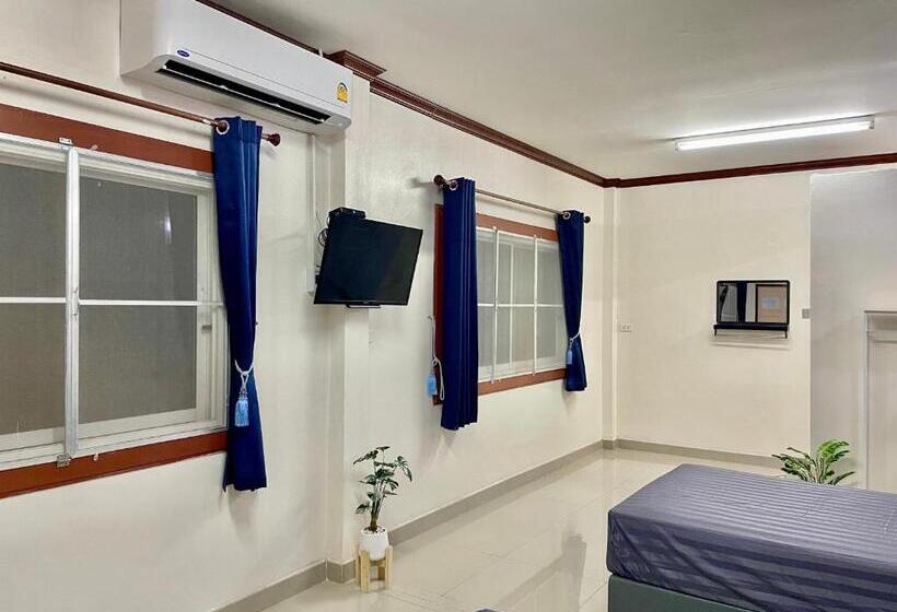 클래식 4인 룸, 2b Cozy Hostel เมืองตรัง
