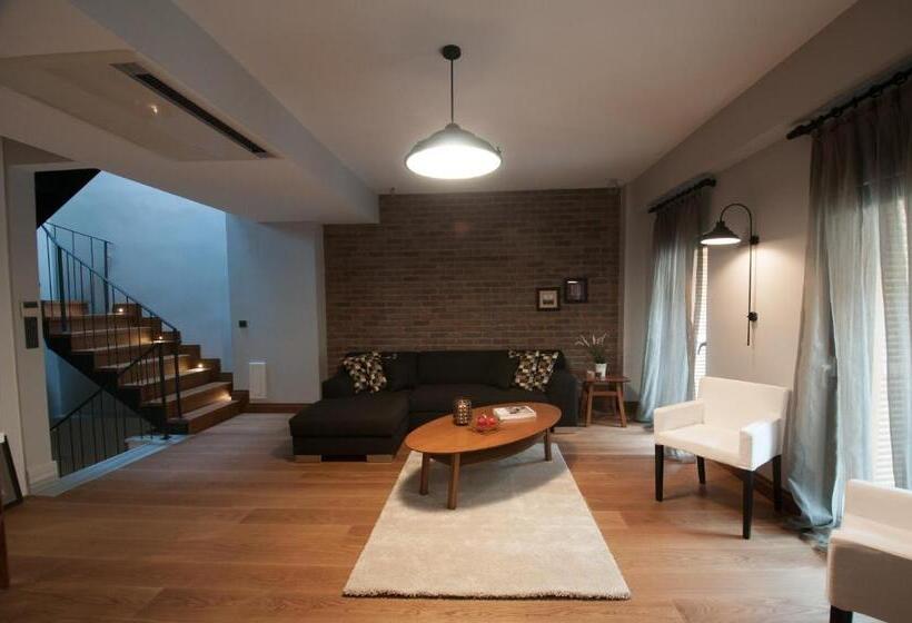 Люкс Кровать Кинг, La Casa Pera Suites