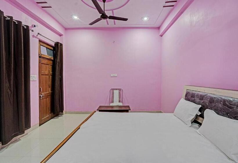 Трехместный Номер Классика, Oyo 82187 Divine Inn Hotel And Guest House