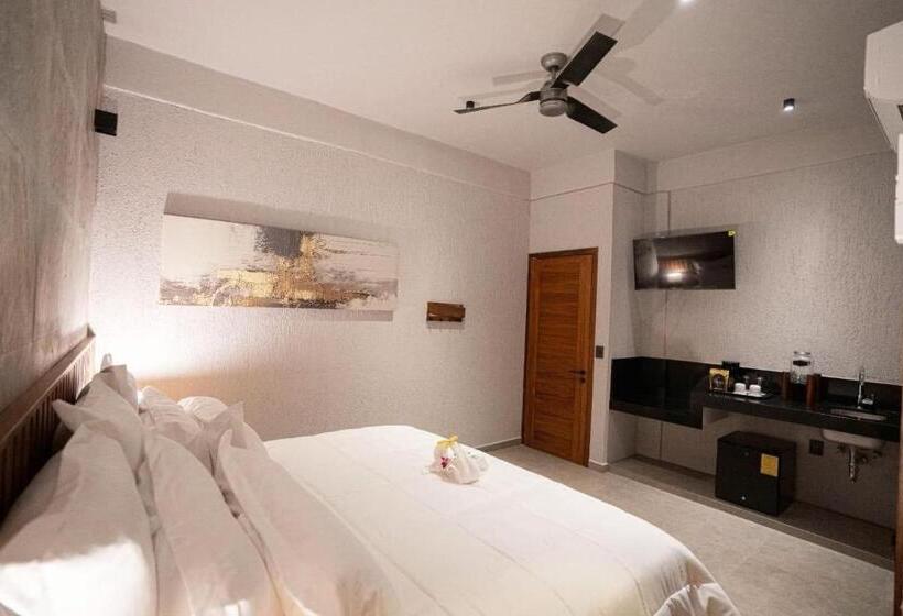Полулюкс, Sophie Hotel Boutique