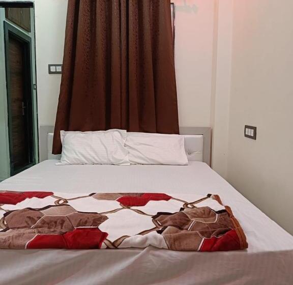 豪华房间, Raj 2 Km From Janana Hospital And 1 Km From Mds University