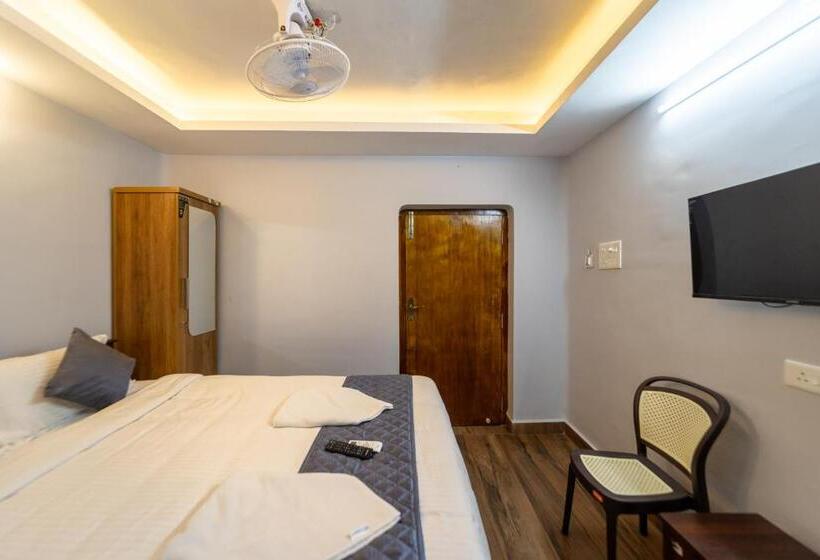اتاق استاندارد سه نفره, Lax Residency, White Town, Pondicherry