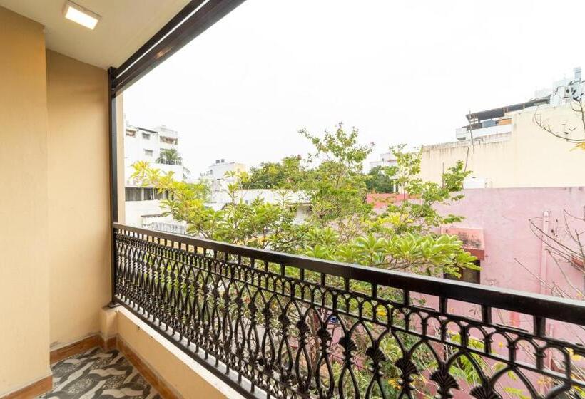 اتاق لوکس با بالکن, Lax Residency, White Town, Pondicherry