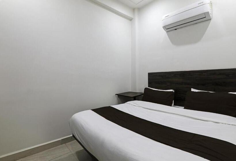 Трехместный Номер Классика, Golden Inn