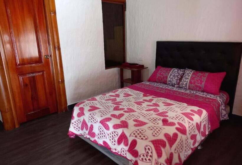 Номер Стандарт Вид на Горы, Hostal Aventura