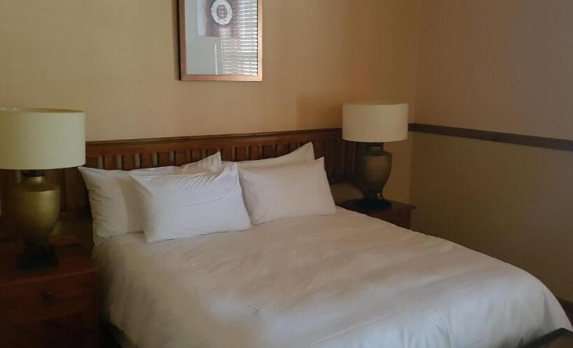 Люкс Повышенной Комфортности, Uniondale Guest Lodge
