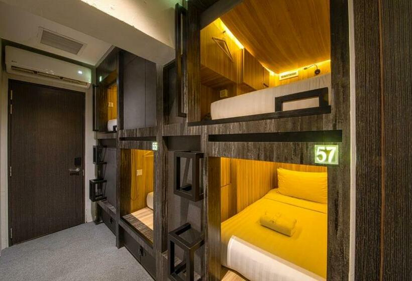 Capsule, Cube Boutique Capsule Hotel At Chinatown