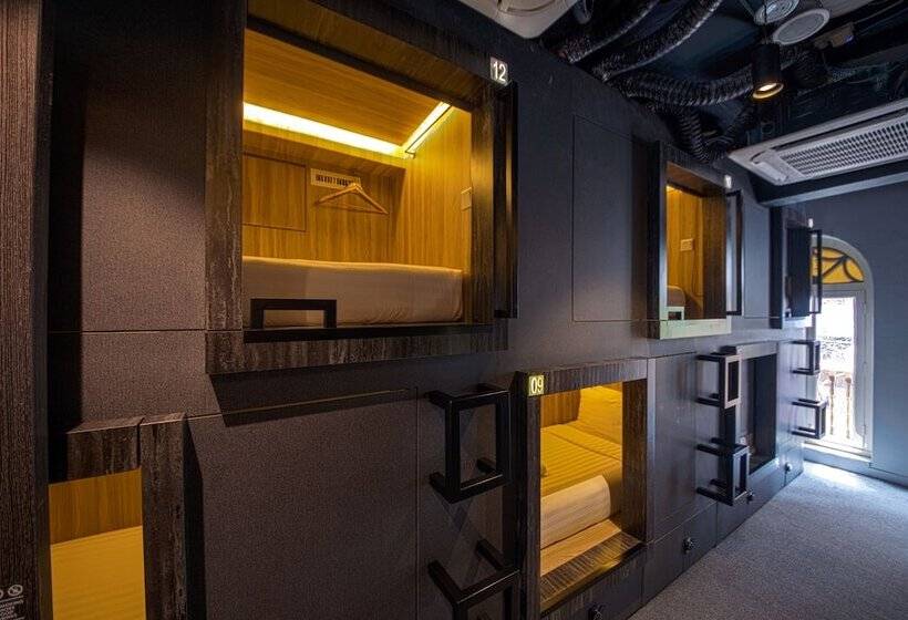 تختخواب در اتاق مشترک, Cube Boutique Capsule Hotel At Chinatown
