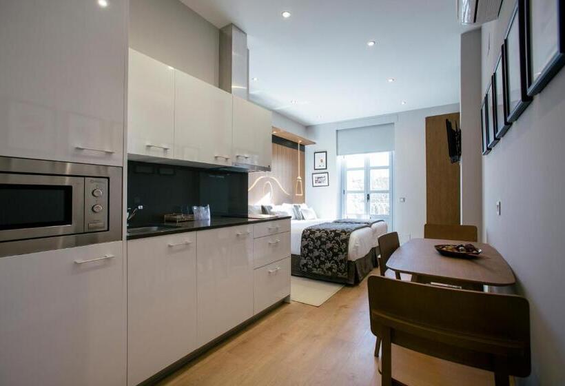 إستديو قياسى مزود بشرفة, Legazpi Doce Rooms & Suites