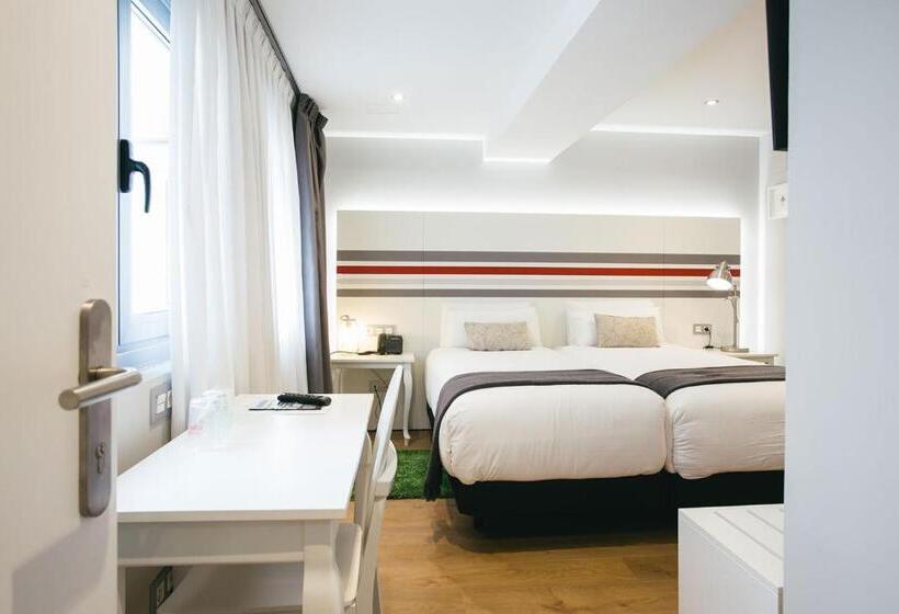 شقة دور أخير غرفة نوم واحدة, Legazpi Doce Rooms & Suites