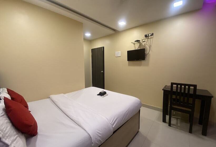 Номер Deluxe, Royal Grand   Near Mumbai International Airport