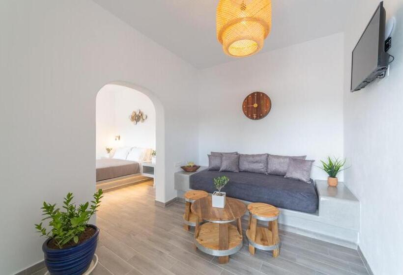 Номер Deluxe, Athiri Luxury Suites