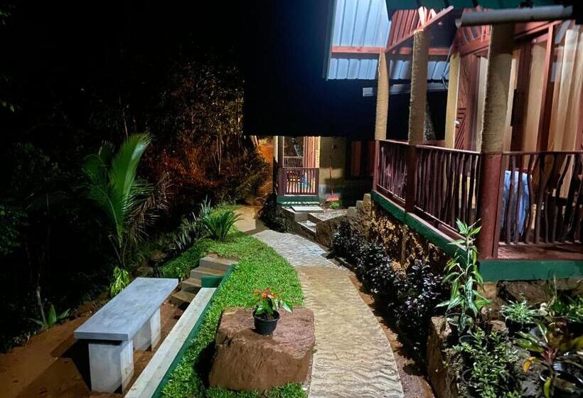 Трехместный Номер Deluxe, The Rainforest Hideaway