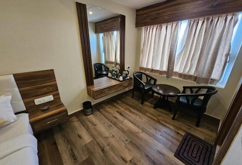 Номер Deluxe, Namastey Puri Hotel , Puri
