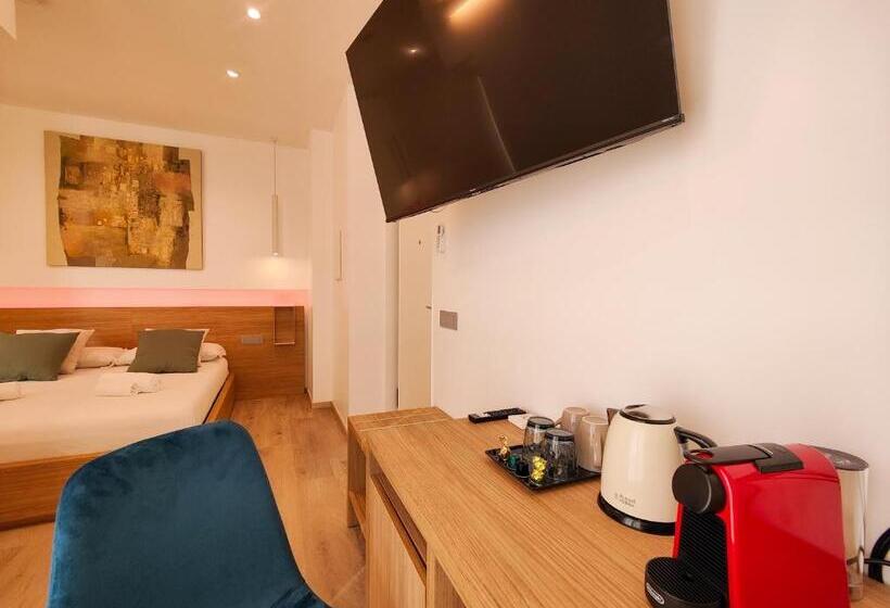 اتاق استاندارد با بالکن, Galleria Roma Art Guesthouse