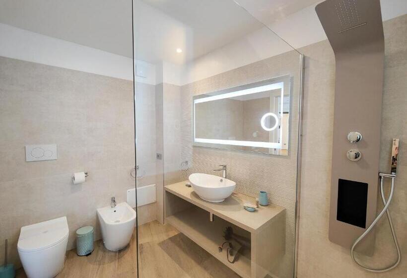 اتاق پریمیوم چهارنفره, Galleria Roma Art Guesthouse