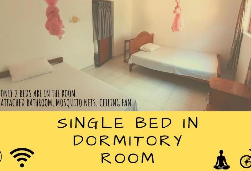Кровать в Общей Комнате, Feel Like Home Anuradhapura