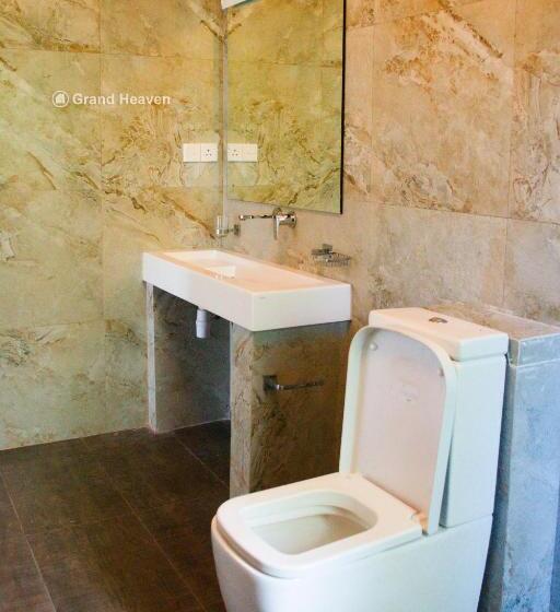 Номер Deluxe с Балконом, Grand Haven Luxury Villa