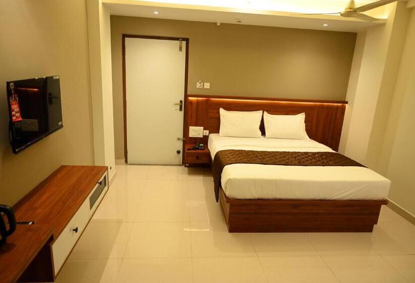اتاق سوپریور با تخت بزرگ, Dwaraka Residency