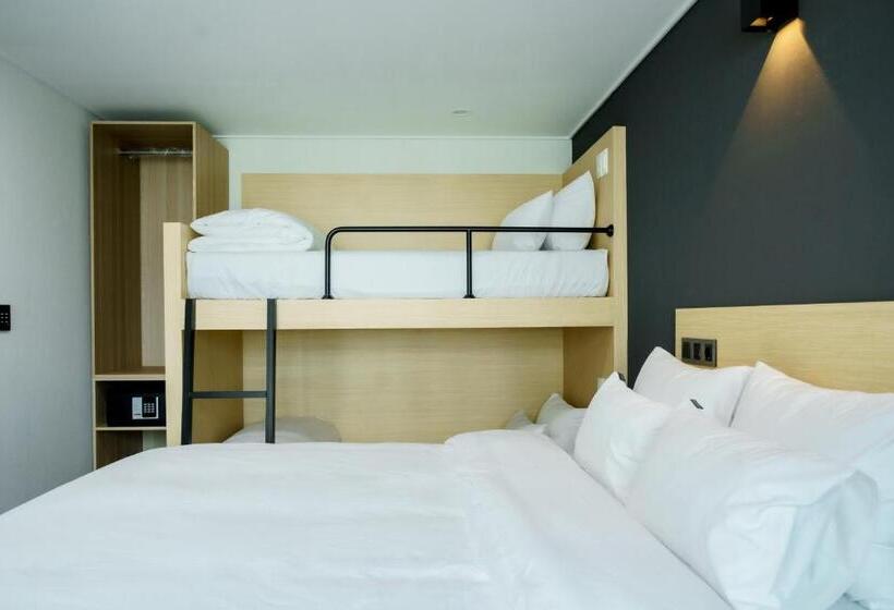 סוויטה משפחתית, The Stay Hue Myeongdong