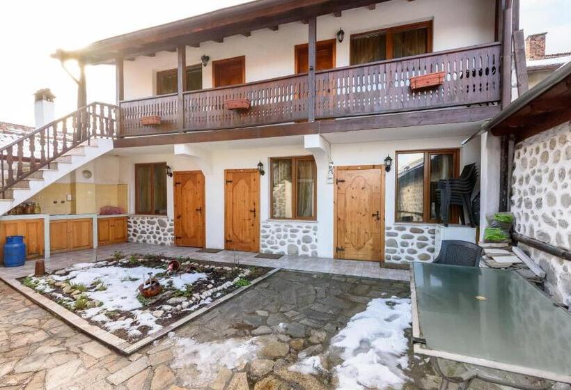 Семейный Номер, Chalet Garibaldi   Total Chalets   Fully Catered