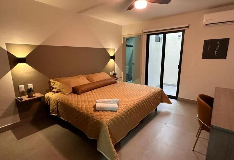 Quarto Deluxe, Urban Circunvalación