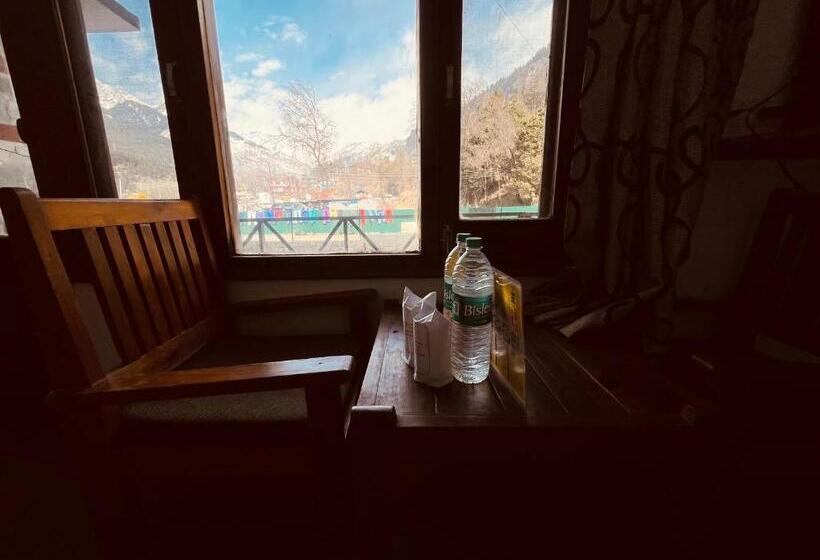 스탠다드 룸 킹사이즈 침대, Zaranka Stays Kasol