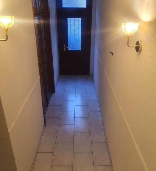 اتاق اکونومی, Renovated Private Room