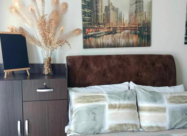 标准工作室带阳台, Loop Spacious Studio Unit