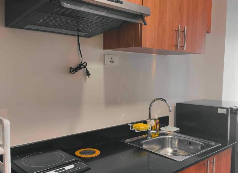 标准工作室带阳台, Loop Spacious Studio Unit
