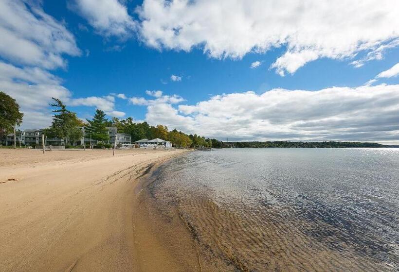Дом 1 Спальня, The Shores